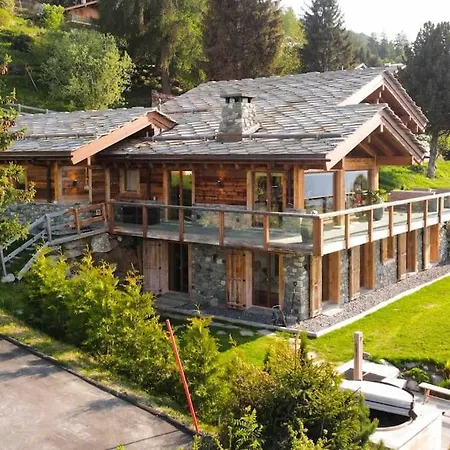 Luxury Chalet With Jacuzi