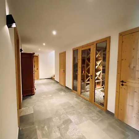 Luxury Chalet With Jacuzi Nendaz