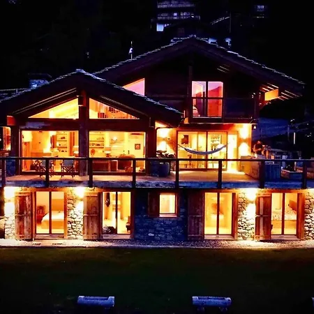 Luxury Chalet With Jacuzi