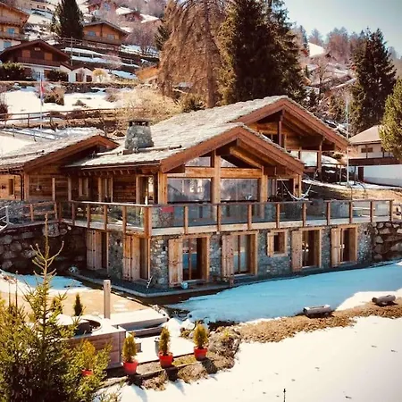 Luxury Chalet With Jacuzi