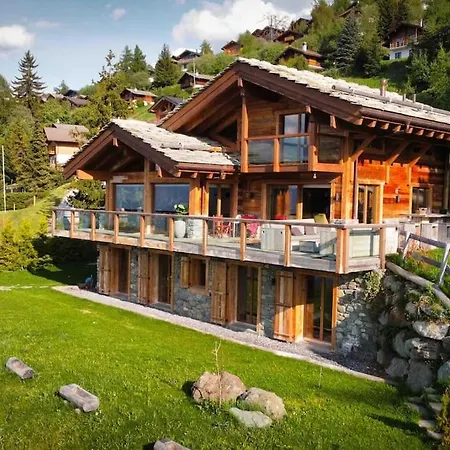 Luxury Chalet With Jacuzi Vila *