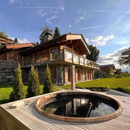 Luxury Chalet With Jacuzi Vila *