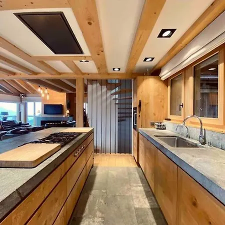 Luxury Chalet With Jacuzi Vila *