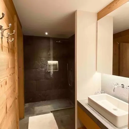 Luxury Chalet With Jacuzi Vila